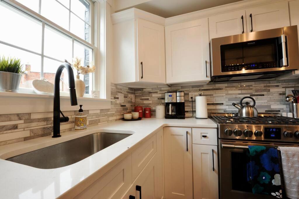 Cherry Blossom Townhouse, Easy Dc Access Washington Exterior foto